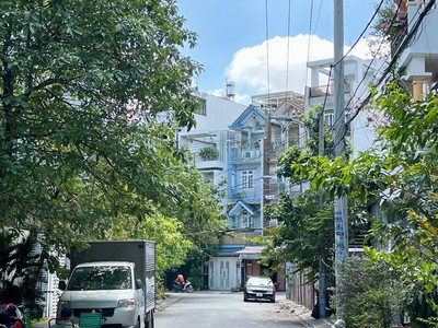 Bán nhà 4 tầng, dt 72m2  4x18 , đường rộng 10m, ngay chung cư dreamhome, chợ thạch đà, p.14, q.gò 0