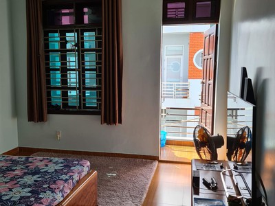 Bán nhà ngõ 45 kiều sơn diện tích 60m x 4 tầng giá 2.7 tỉ sân cổng riêng, gần gara ô.tô 3