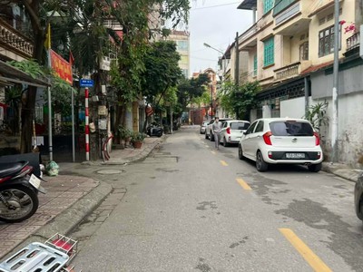 Bán nhà phố ngọc lâm 42m , 3,2 tỷ, ngõ thông gần phố. 0