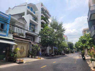 Bán nhà mặt tiền tân phú 152 m2, 8x19 ngay hiền vương quách đình bảo 0