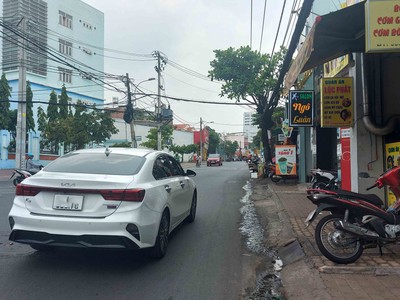 Chính chủ định cư nước ngoài bán gấp nhà 80m2, hẻm xe hơi phạm văn đồng linh tây thủ đức 3pn, mới 2