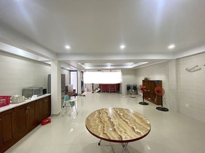Cho thuê nhà ngõ Lạch Tray sạch sẽ giữa trung tâm 1