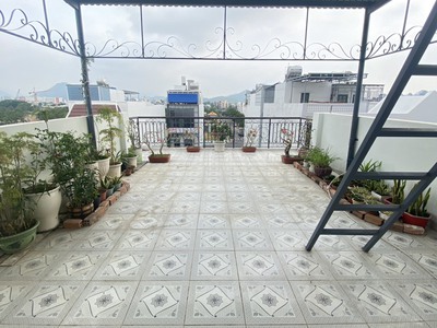 Bán nhà 3 tầng mới đẹp có thang máy KĐT Hà Quang - TP Nha Trang chỉ 6,5 tỷ 6