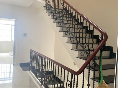 Bán nhà 3 tầng mới đẹp có thang máy KĐT Hà Quang - TP Nha Trang chỉ 6,5 tỷ 3