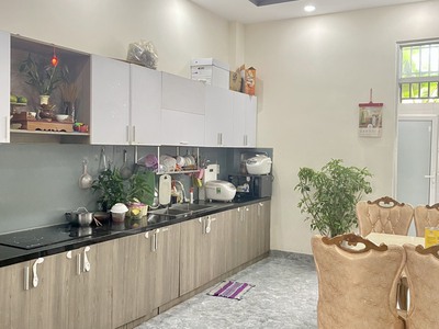 Bán nhà 3 tầng mới đẹp có thang máy KĐT Hà Quang - TP Nha Trang chỉ 6,5 tỷ 2