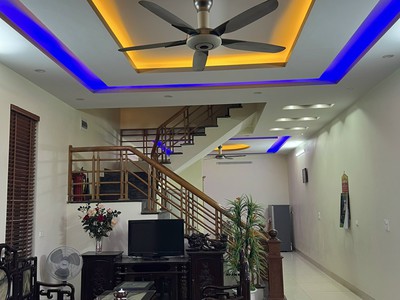 Cho thuê nhà 5 ngủ Khai Quang, Vĩnh yên, Vĩnh Phúc. Gía 15 triệu/ tháng. 2