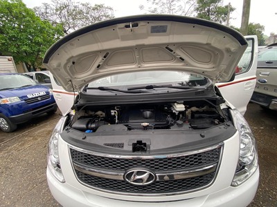 Bán xe starex tải van đông lạnh 3 chỗ,số tự động,đời 2013,đăng ký 2017 12