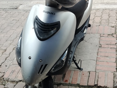 Cần bán xe máy tay ga Suzuki UA125T FI, biển Hà Nội, chính chủ 2