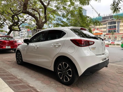 Cần bán Mazda2 1.5 AT 2018 màu trắng cực đẹp. Ce đủ hồ sơ gốc cầm tay 5