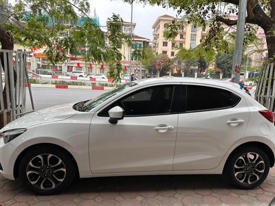 Cần bán Mazda2 1.5 AT 2018 màu trắng cực đẹp. Ce đủ hồ sơ gốc cầm tay 6