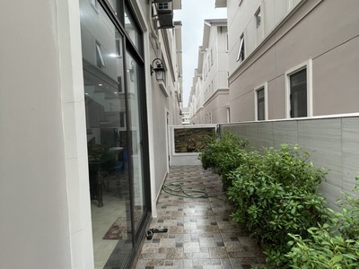 Cho thuê biệt thự căn góc vườn hoa 135m2 KĐT Centa City 2
