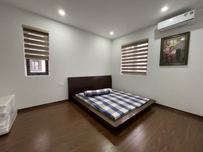 Cho thuê biệt thự căn góc vườn hoa 135m2 KĐT Centa City 15
