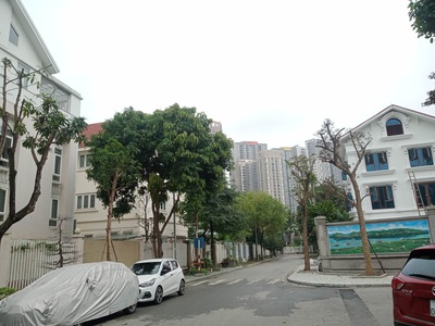 Biệt thự làng việt kiều châu âu, hà đông, 130m2x4t, mt9.6m, 3 thoáng, 24 tỷ 0