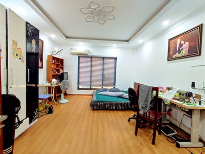 Bán Gấp Nhà Khương Đình -Thanh xuân , DT 33m2, MT 4.3 . Giá Nhỉnh 3 Tỷ , Lô góc , Kinh doanh . 5