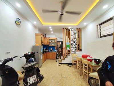 Bán Gấp Nhà Khương Đình -Thanh xuân , DT 33m2, MT 4.3 . Giá Nhỉnh 3 Tỷ , Lô góc , Kinh doanh . 1