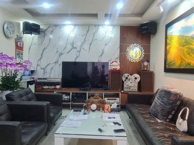 Nhà phố ngọc lâm, sát đường hồng tiền, view hồ 3