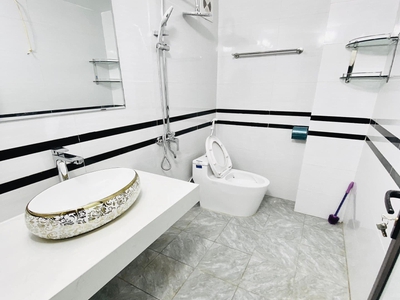 Nguyễn văn huyên ô tô đỗ cửa, nội thất hiện đại, 48m2 giá chỉ 6 tỷ 4