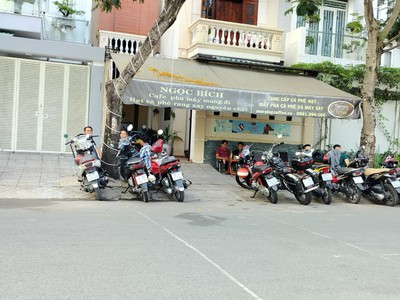 Quận 7, sang quán cafe mb thoáng , vỉa hè ngang 7m , kdc an phú hưng , f. tân phong, liên hệ: 4