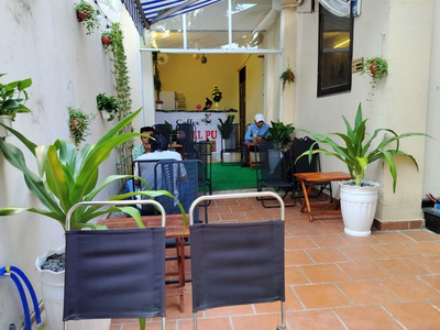 Quận 7, sang quán cafe mb thoáng , vỉa hè ngang 7m , kdc an phú hưng , f. tân phong, liên hệ: 2