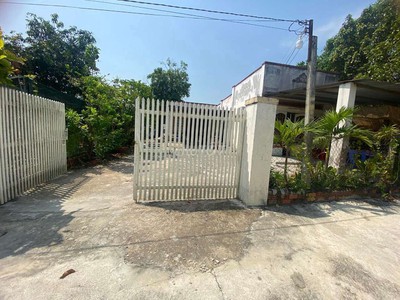 Chính chủ cần bán đất đã có sẵn nhà tổng dt 297m2 có tách riêng cho khách cần 1