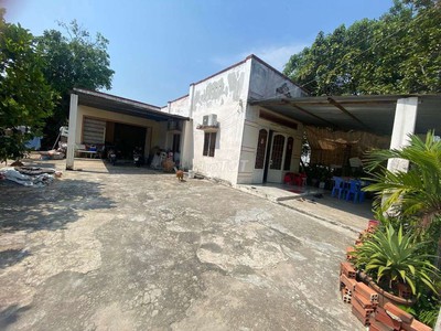 Chính chủ cần bán đất đã có sẵn nhà tổng dt 297m2 có tách riêng cho khách cần 2