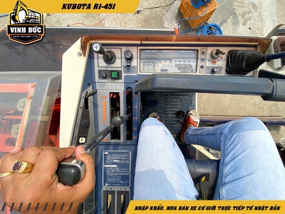 Máy cắt lúa, máy gặt lúa kubota r1-451 xe cơ giới vinh đức hotline: 083.38.90909 3