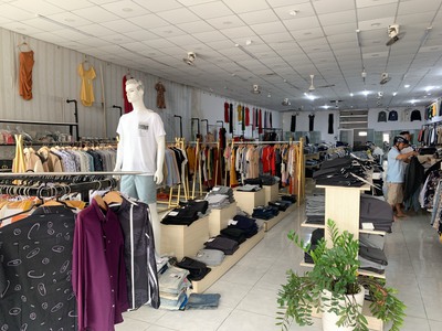 Nhà bè   sang giá shock - quá rẻ mặt bằng shop   hoặc sang full shop    255 lê văn lương , phước 4