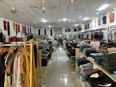 Nhà bè   sang giá shock - quá rẻ mặt bằng shop   hoặc sang full shop    255 lê văn lương , phước 2