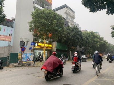 Cho thuê 2 sàn mặt phố Trường Lâm, ngay cổng bệnh viện đa khoa Đức Giang 2