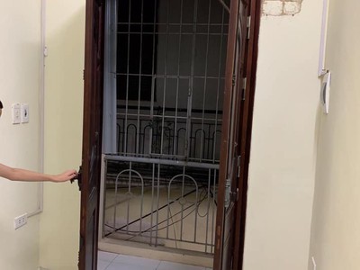 Cho thuê nhà 3 tầng, đủ điều hòa, nóng lạnh, máy giặt  ngõ 347 Nguyễn Khang, Cầu Giấy 5