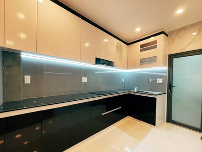 Mở bán  Chung cư Ngô Quyền nằm gần Cầu Rồng, đầy đủ nội thất. Ở ngay 7
