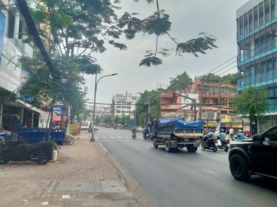 Bán nhà mặt tiền quận bình thạnh , đường đinh bộ lĩnh p26 , dt 80m2 , giá15 tỷ . 3