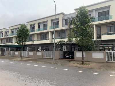 Cơ hội cho NĐT, vị trí đẹp duy nhất 1 căn trên trục đường phố đi bộ, mở cửa kinh doanh sầm uất. 2