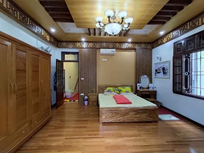 Bán nhà   long biên, dt 32m, giá 3.5tỷ,nhà mới, ô tô đỗ cổng. 0