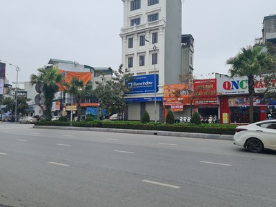 Thanh lý gấp nhà 3 tầng mặt phố cao thắng, tp hạ long, 67m2, đường 30m, miễn tg 2