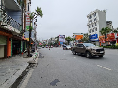 Thanh lý gấp nhà 3 tầng mặt phố cao thắng, tp hạ long, 67m2, đường 30m, miễn tg 1