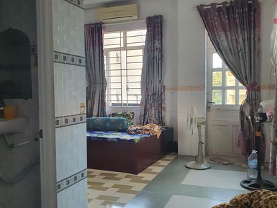 Nhà bán chính chủ,nguyễn trãi  mặt tiền hẻm, cách mấy căn ra hẻm xe hơi 2