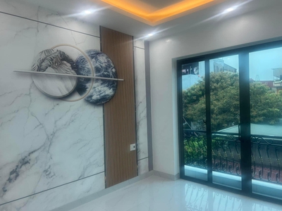 Bán nhà 3 tầng ngõ phố Nguyễn Hữu Cầu, ph Ngọc Châu, TP HD, 50m2, 3 ngủ, vị trí đẹp, giá tốt 6