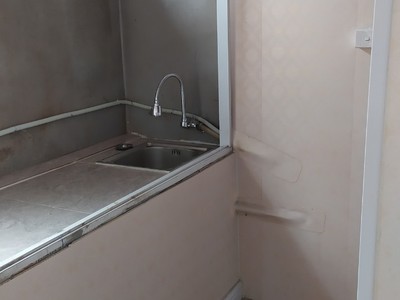 Cho thuê căn hộ tầng 3 tập thể Vĩnh Hồ  nhà mới sửa sạch đẹp khang trang  mặt phố Thái Thịnh 2