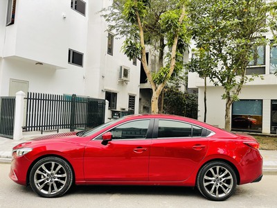 Mazda 6 Premium 2020 chạy 1v 1