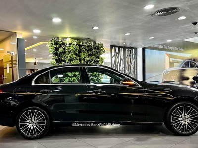 Mercedes C200 chỉ cần 500.000.000 VND 2