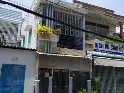 Chính chủ cần bán nhanh nhà sạch sẽ thoáng mát ngay mặt đường thuận tiện kinh doanh buôn bán 2