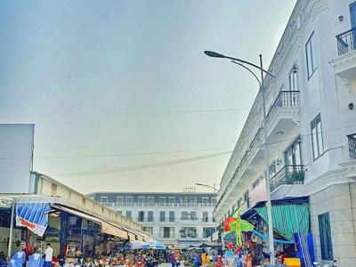 Bán nhà phố thương mại chợ Thới Lai mới 2