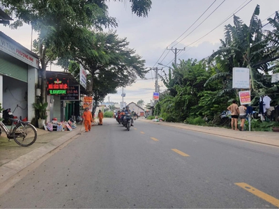Bán xưởng/nhà hai mặt tiền, diện tích lớn, gần thị trấn hóc môn 2