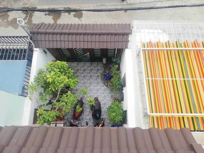 Bán nhà mặt phố 3 tầng đường xe tải thông bình trưng đông, quận 2 1