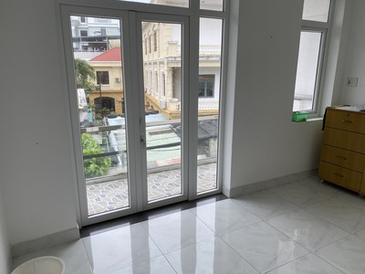 .nhà núi thành sát mặt tiền, ô tô đậu cửa, 78m2, 4 tầng, 5.x tỷ 0