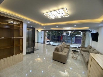 Cho thuê MB Lạc long quân 110m2, mt 9m làm VP, SPA, trưng bày sản phẩm 0