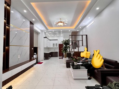 Nhà thái thịnh 60m x 5 tầng, mt: 5m, ô tô đỗ khi cần, sổ vuông a4 0