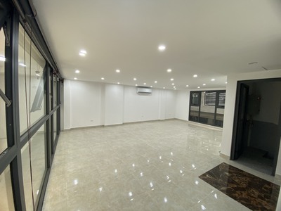 Cho thuê mặt bằng làm văn phòng, cửa hàng kinh doanh quận Tây Hồ 3