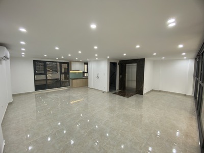 Cho thuê mặt bằng làm văn phòng, cửa hàng kinh doanh quận Tây Hồ 4